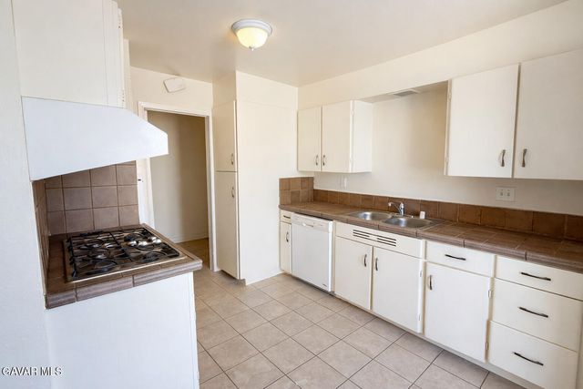 44502 2nd Street, Lancaster, CA 93535