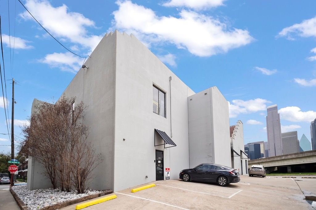 2909 San Jacinto, Dallas, TX 75204