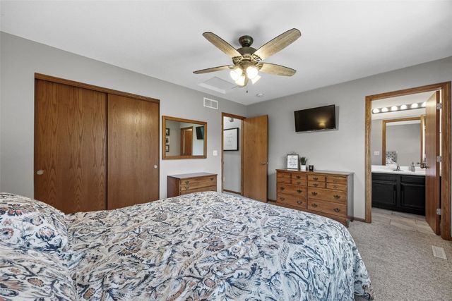 3503 Field Stone Place SW, Cedar Rapids, IA 52404