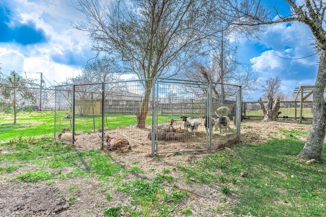 1619 Cr 387 -Marilyn St, Alvin, TX 77511