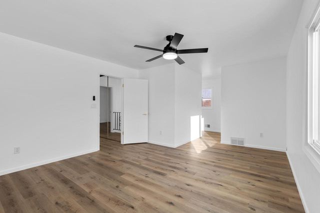 5325 Somerset LANE S, Greenfield, WI 53221