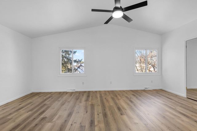 5325 Somerset LANE S, Greenfield, WI 53221