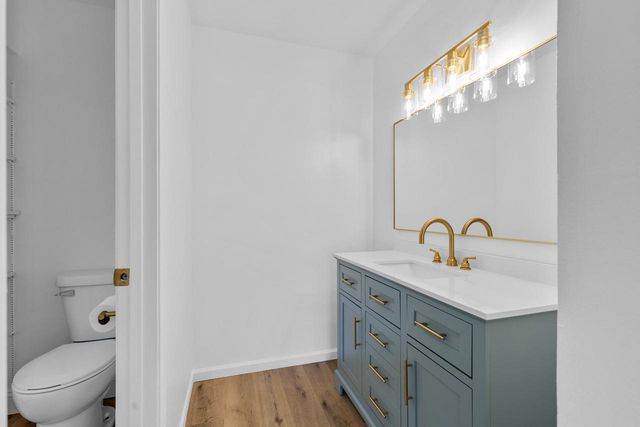 5325 Somerset LANE S, Greenfield, WI 53221