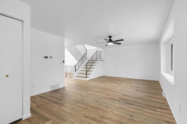 5325 Somerset LANE S, Greenfield, WI 53221