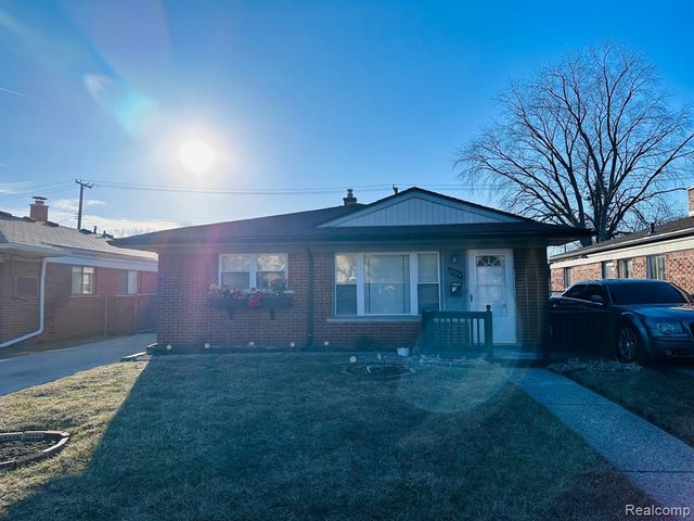 6784 Cooper St, Taylor, MI 48180