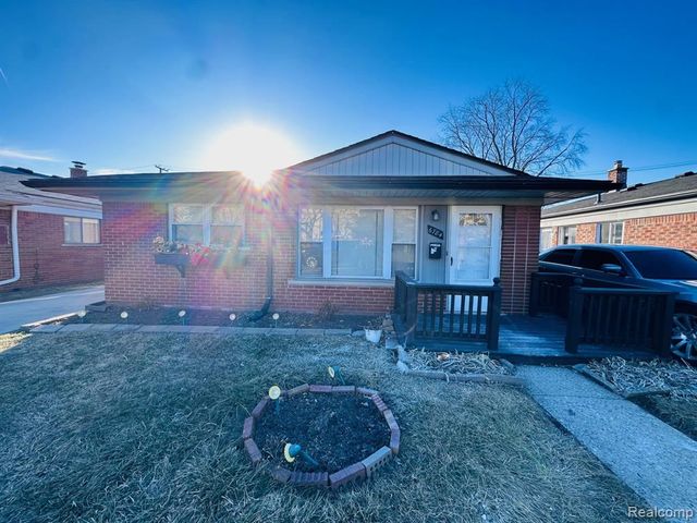 6784 Cooper St, Taylor, MI 48180