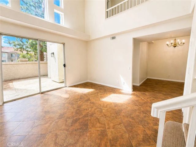 1048 Explanada 103, Corona, CA 92879