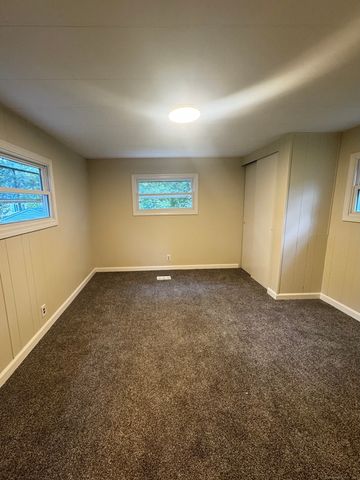 33 Whitewood Road, Killingworth, CT 06419