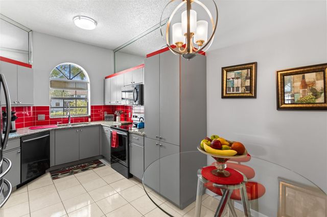 5379 Verona Drive E, Boynton Beach, FL 33437