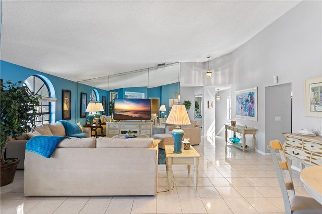 5379 Verona Drive E, Boynton Beach, FL 33437