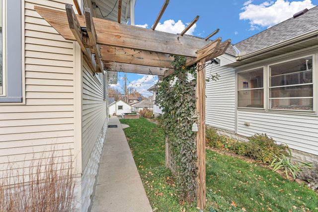 1229 Lafond Avenue, Saint Paul, MN 55104