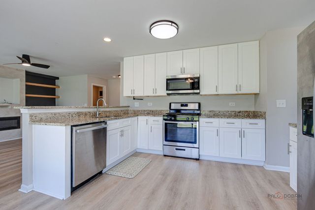 441 Barn Swallow Drive, Lindenhurst, IL 60046