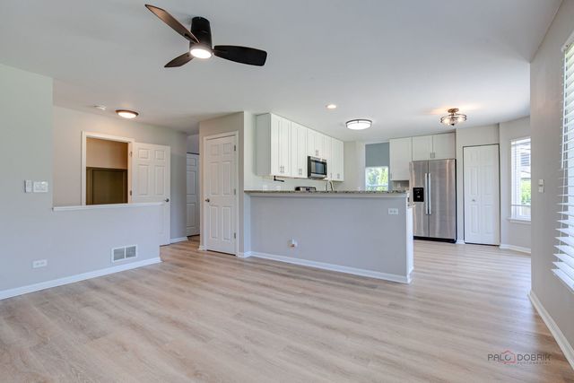441 Barn Swallow Drive, Lindenhurst, IL 60046