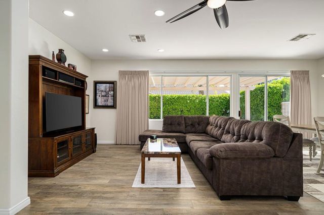 78716 Stansbury Court, Palm Desert, CA 92211