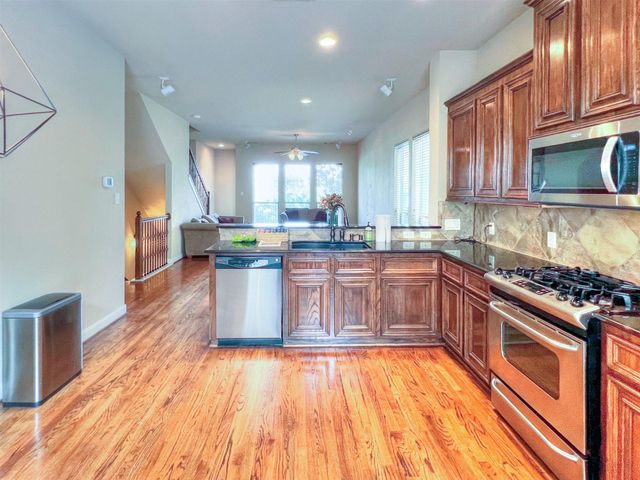 2325 Hutchins Street Street, Houston, TX 77004