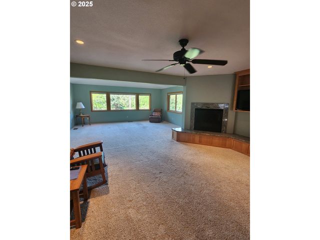 3413 WILD RIVER Dr, Roseburg, OR 97470