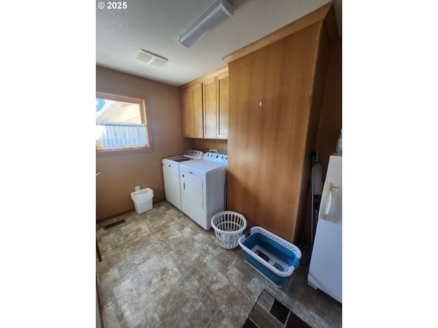 3413 WILD RIVER Dr, Roseburg, OR 97470