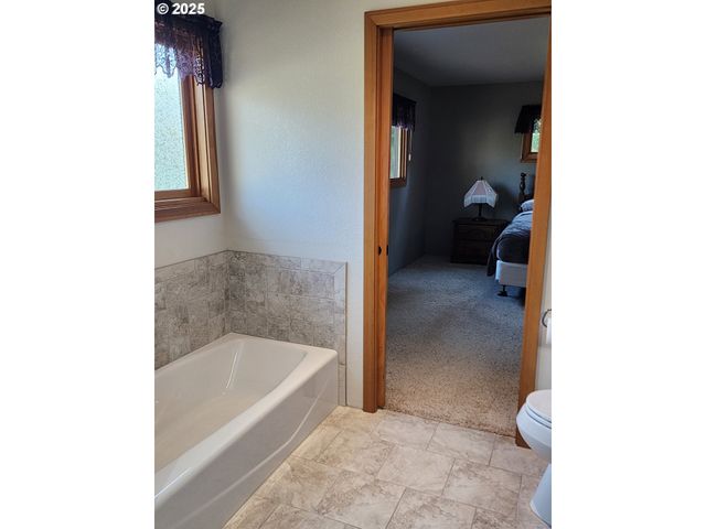 3413 WILD RIVER Dr, Roseburg, OR 97470