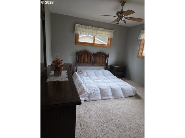 3413 WILD RIVER Dr, Roseburg, OR 97470