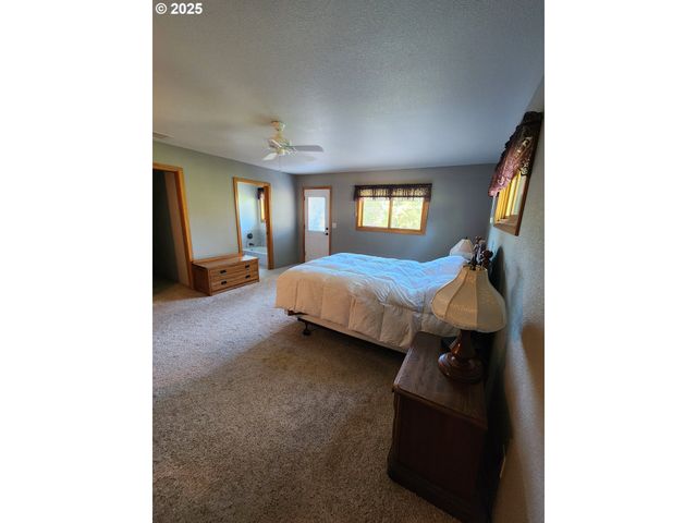 3413 WILD RIVER Dr, Roseburg, OR 97470