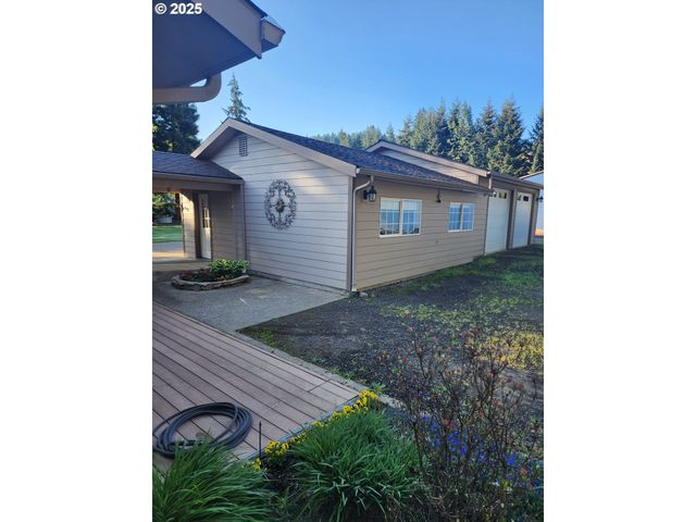 3413 WILD RIVER Dr, Roseburg, OR 97470