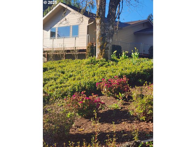 3413 WILD RIVER Dr, Roseburg, OR 97470