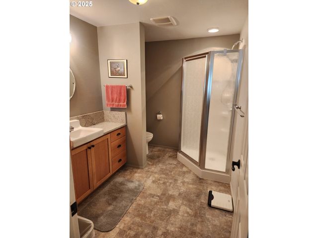 3413 WILD RIVER Dr, Roseburg, OR 97470