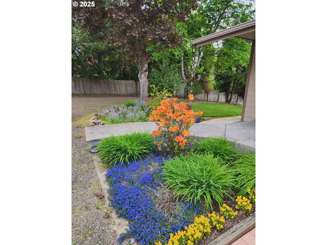 3413 WILD RIVER Dr, Roseburg, OR 97470