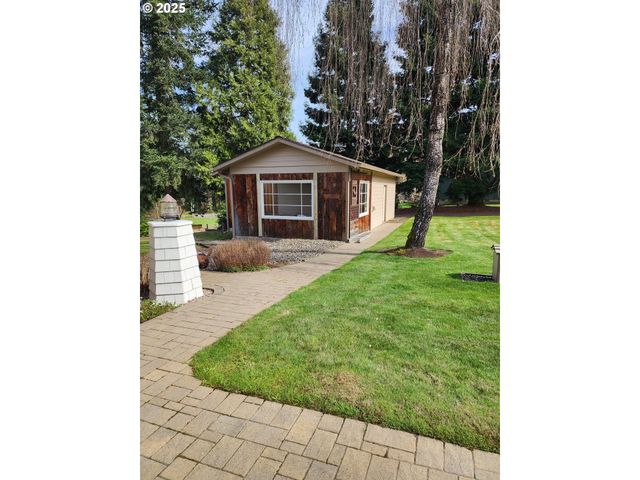 3413 WILD RIVER Dr, Roseburg, OR 97470