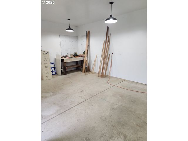 3413 WILD RIVER Dr, Roseburg, OR 97470