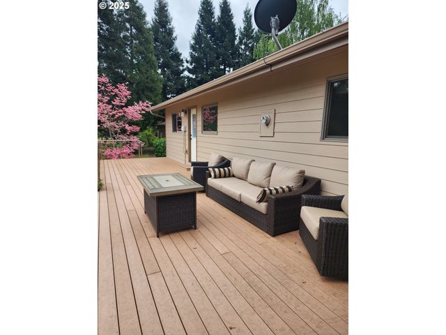 3413 WILD RIVER Dr, Roseburg, OR 97470