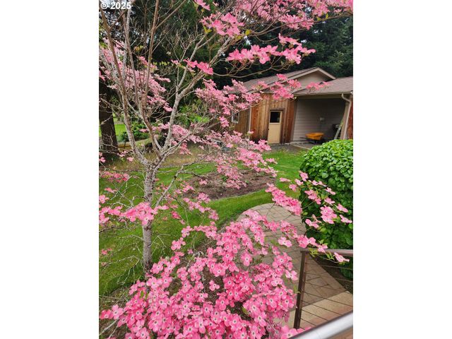 3413 WILD RIVER Dr, Roseburg, OR 97470