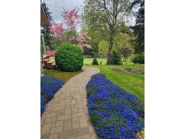 3413 WILD RIVER Dr, Roseburg, OR 97470