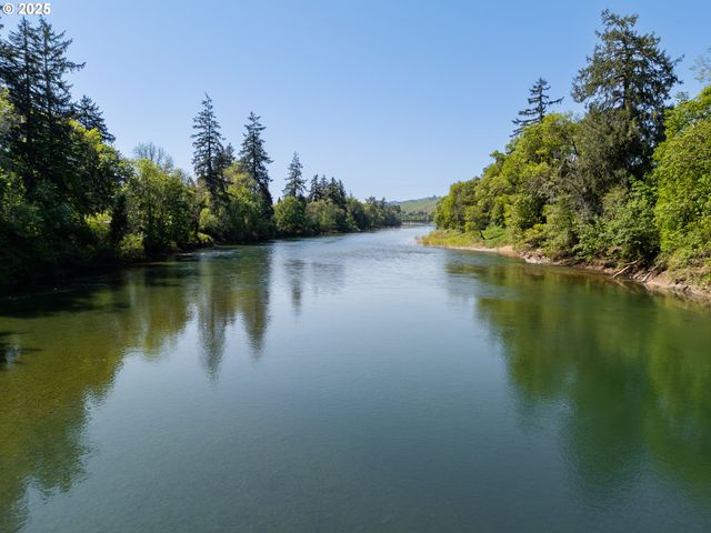 3413 WILD RIVER Dr, Roseburg, OR 97470