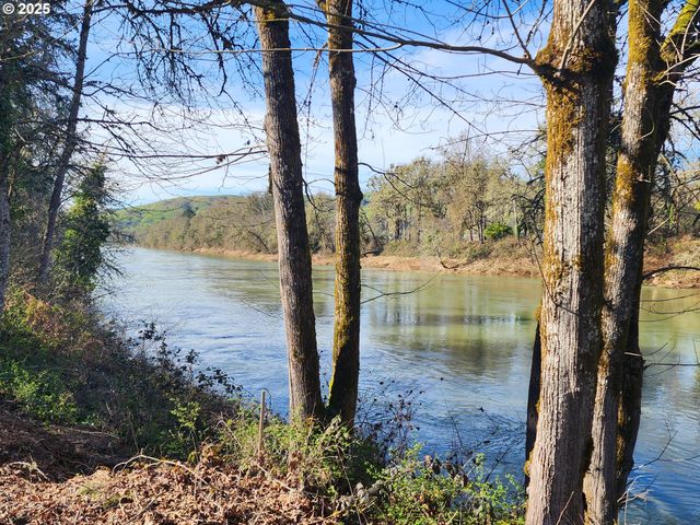 3413 WILD RIVER Dr, Roseburg, OR 97470