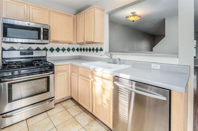 11901 Swearingen DR 104, Austin, TX 78758