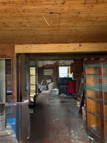 615 Quitman Street, Pittsburg, TX 75686