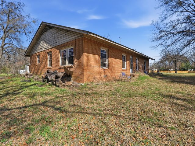615 Quitman Street, Pittsburg, TX 75686