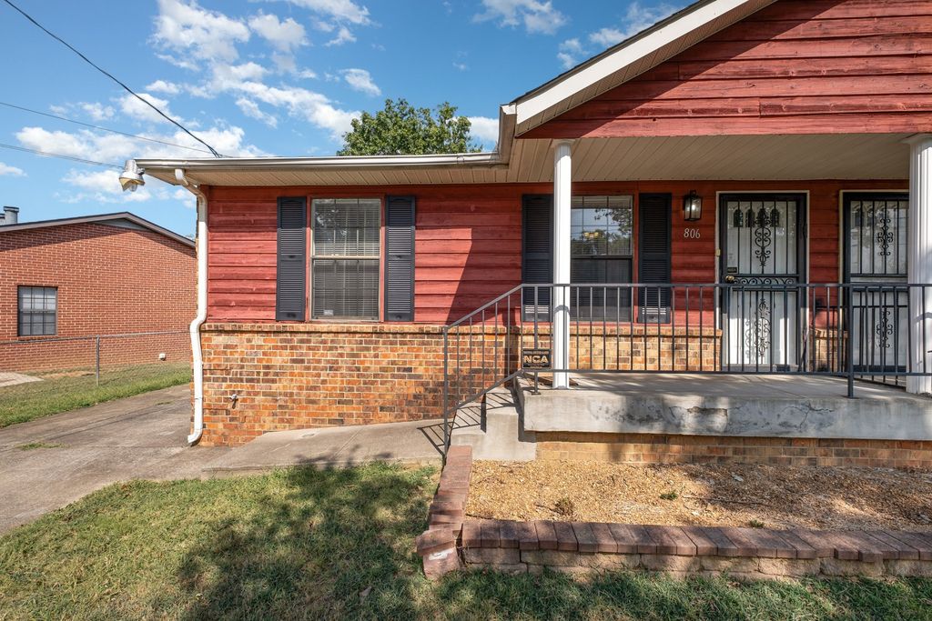 806 Charlie Pl, Nashville, TN 37207