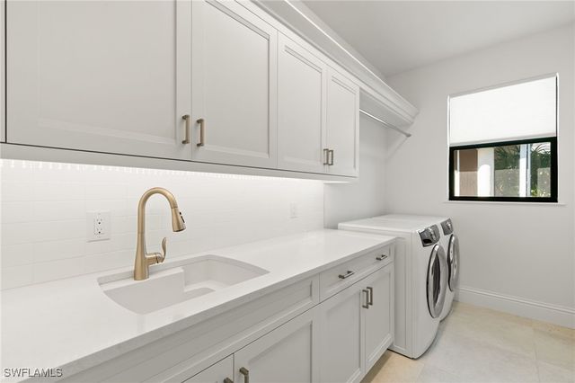 1806 Maywood CT, Marco Island, FL 34145