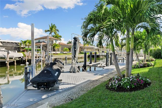 1806 Maywood CT, Marco Island, FL 34145