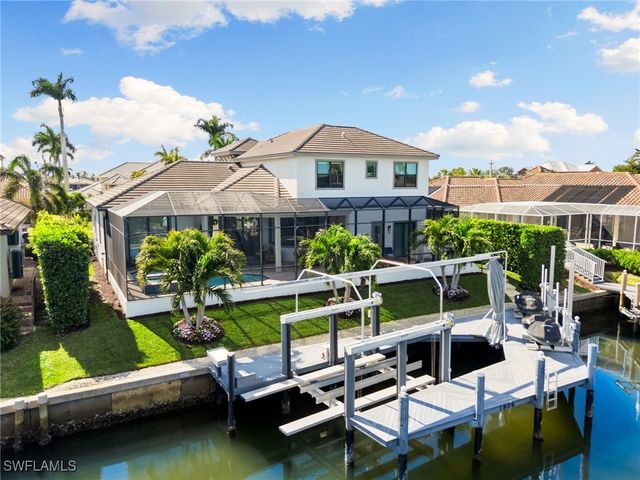 1806 Maywood CT, Marco Island, FL 34145