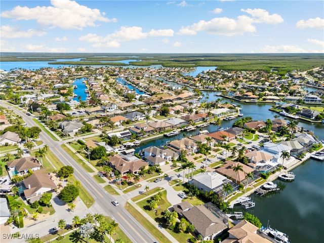 1806 Maywood CT, Marco Island, FL 34145