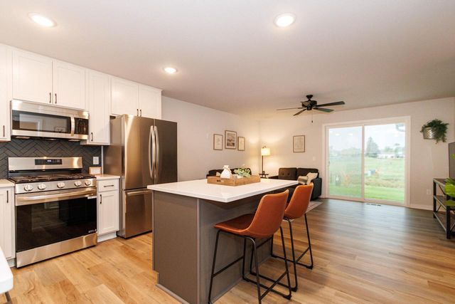 N162W21966 Poppy ROAD, Jackson, WI 53037