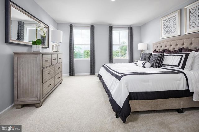 2204 MUTUAL DR, Inwood, WV 25428