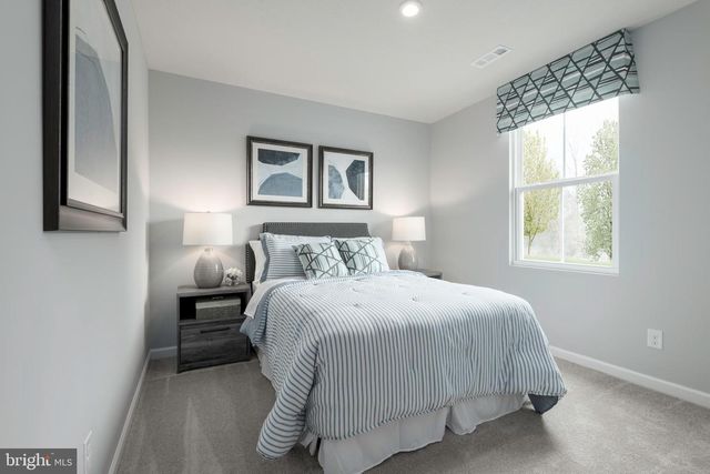 2204 MUTUAL DR, Inwood, WV 25428