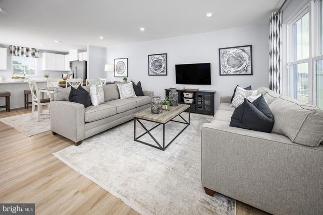 2204 MUTUAL DR, Inwood, WV 25428