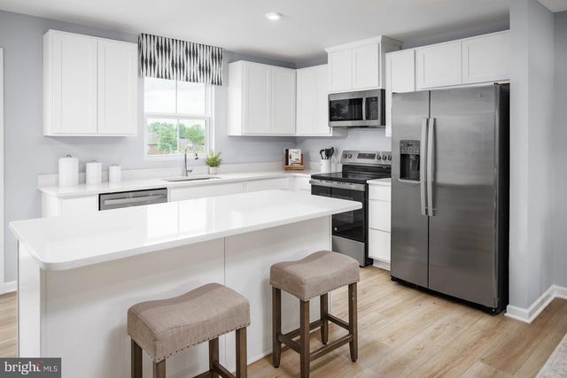 2204 MUTUAL DR, Inwood, WV 25428