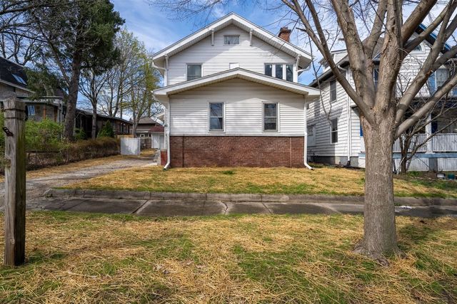 806 E Olive Street, Bloomington, IL 61701