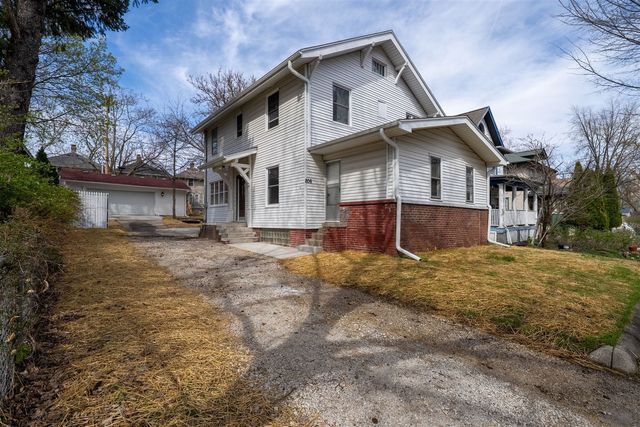 806 E Olive Street, Bloomington, IL 61701